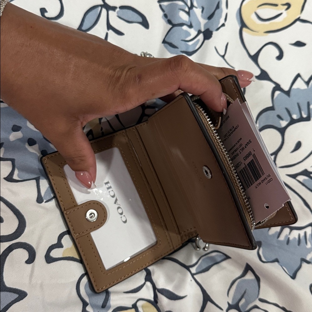 Snap Wallet In Rainbow Signature Canvas - Picture 7 of 7